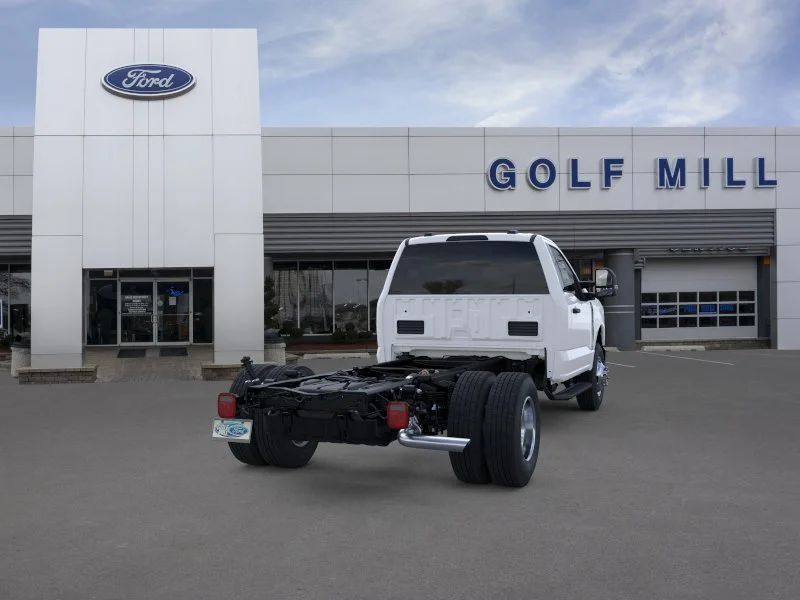 New 2026 Oxford White Ford XL image 7