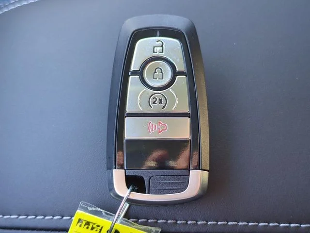 New 2026 Gray Ford Outer Banks image 28
