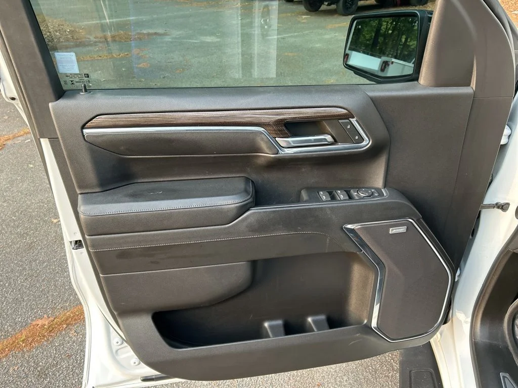 Used 2024 White Chevrolet LT Trail Boss image 16