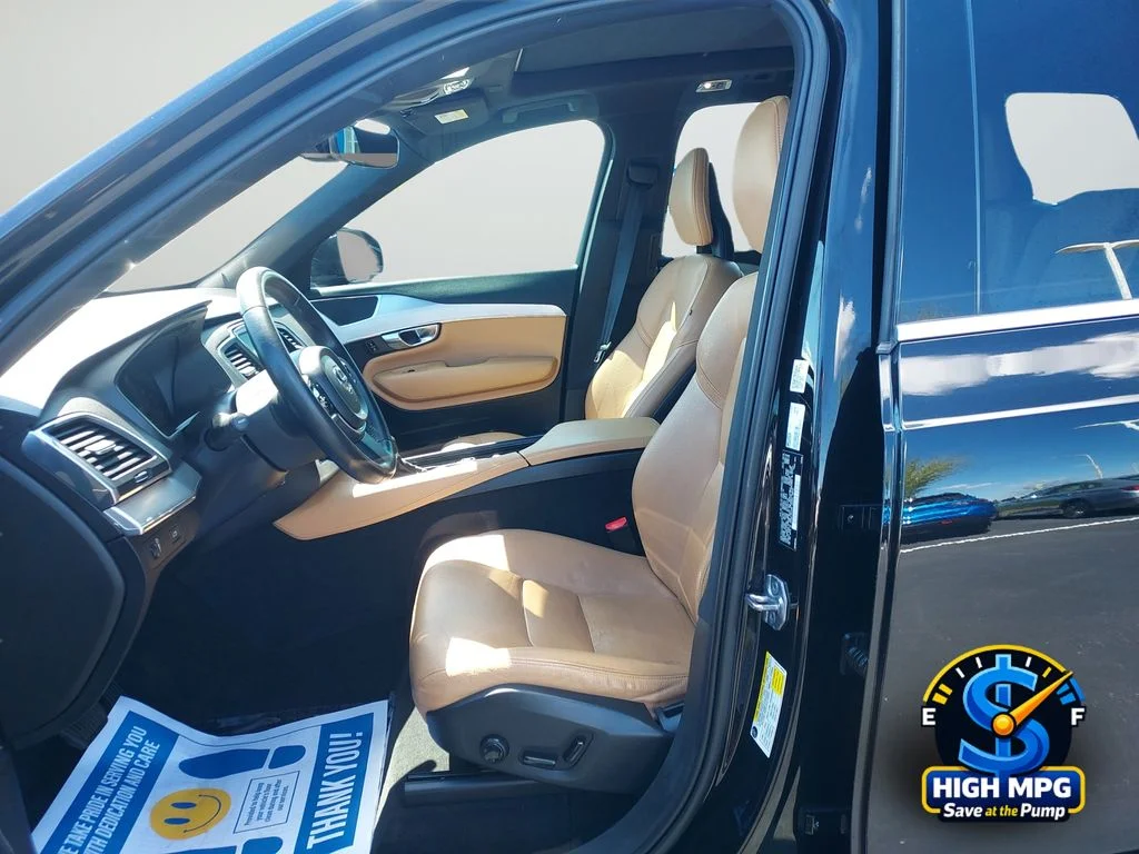 Used 2018 Black Volvo T6 Momentum image 9