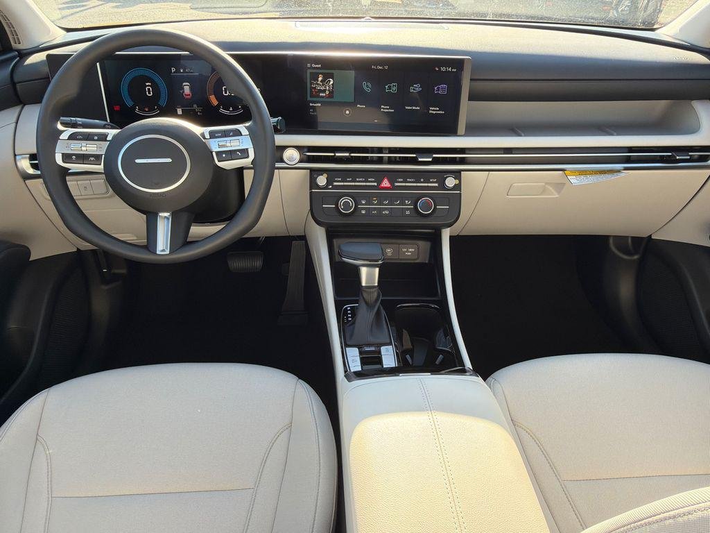 New 2026 Black Hyundai SE FWD image 22