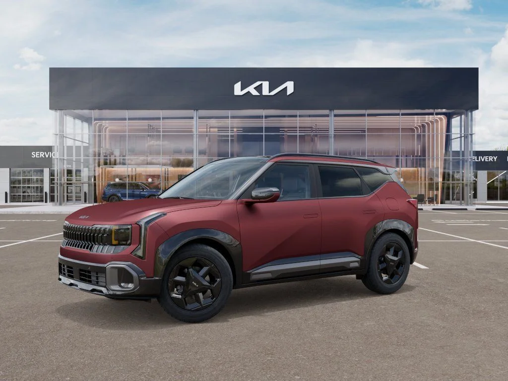New 2027 Magma Red Matte Kia X-Line S image 3