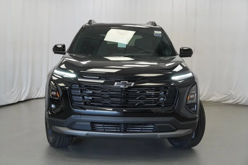 New 2027 Mosaic Black Metallic Chevrolet LT image 33