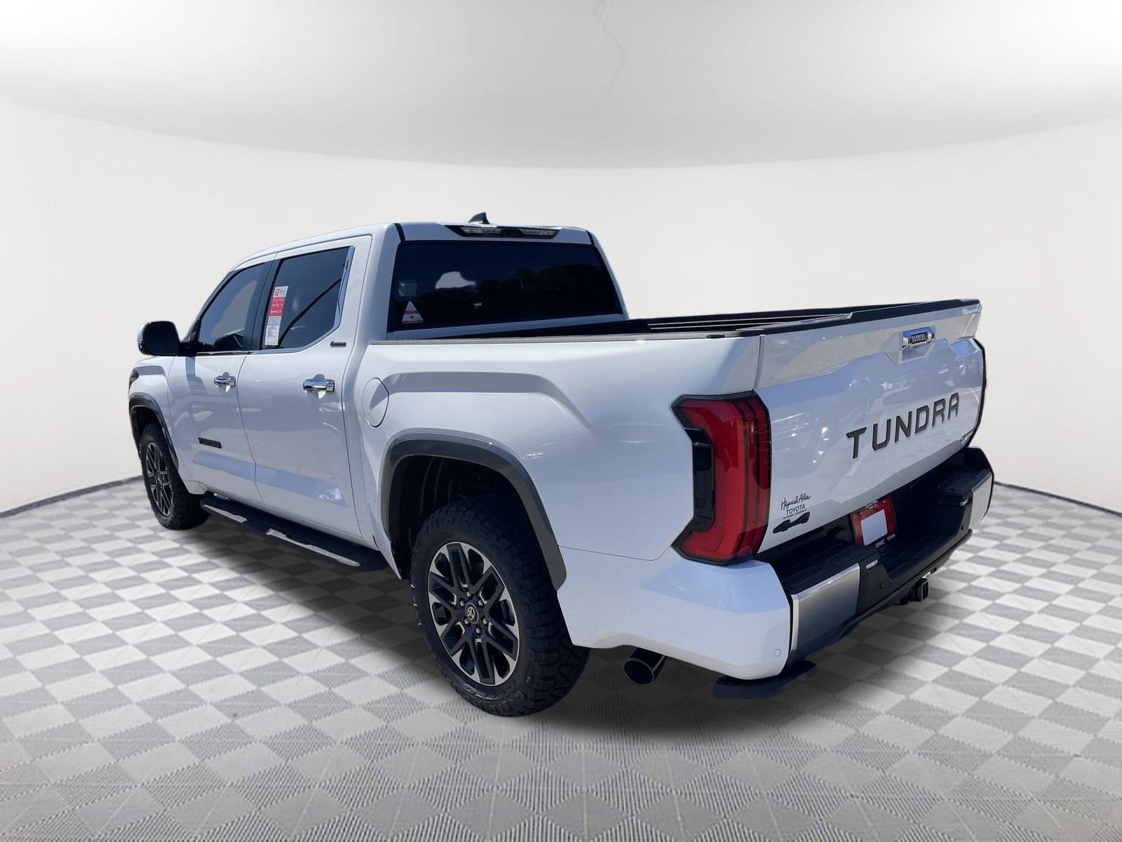 2025 Toyota Tundra Limited - Photo 6