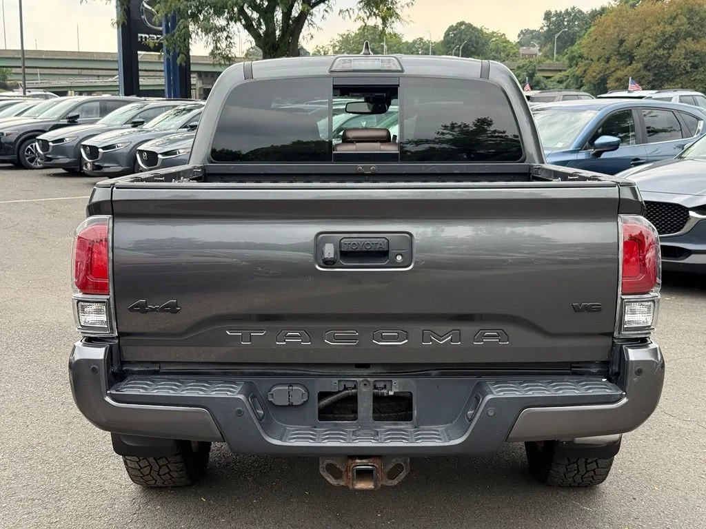 Used 2018 Magnetic Gray Metallic Toyota Limited image 9