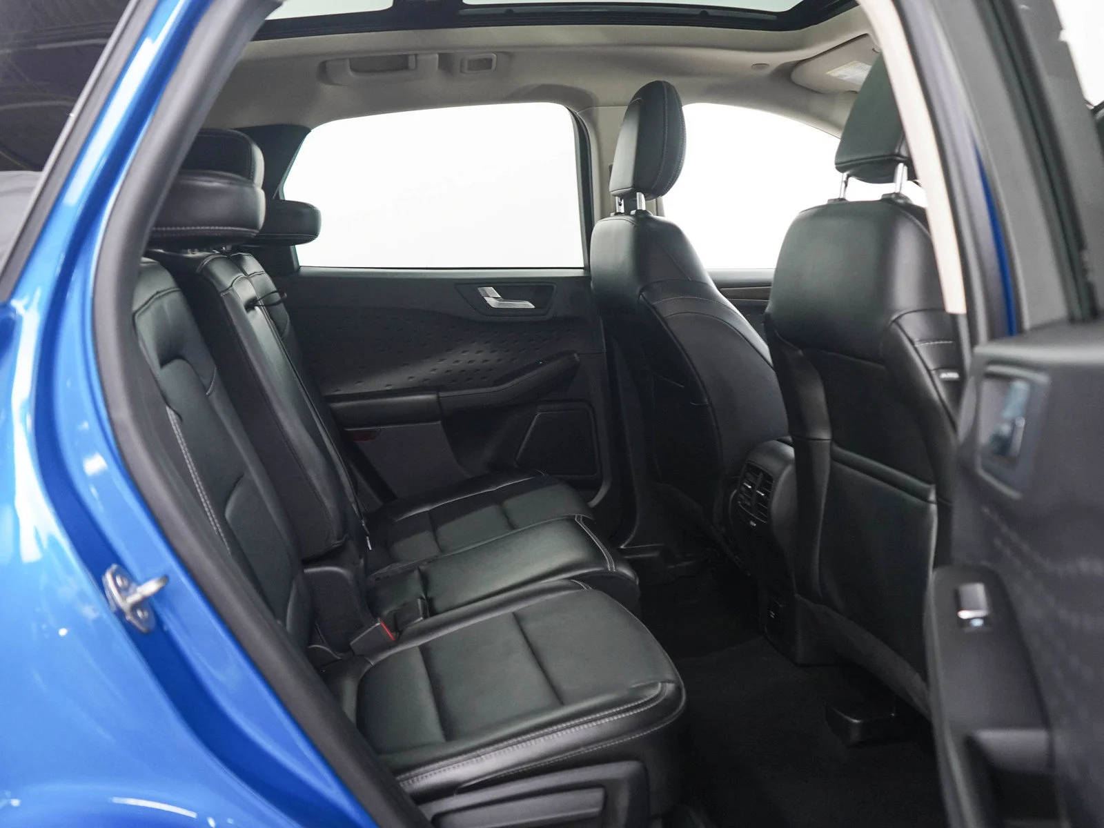 Used 2020 Blue Ford Titanium image 11