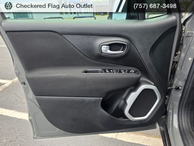 Used 2021 Sting-Gray Clearcoat Jeep Latitude image 20