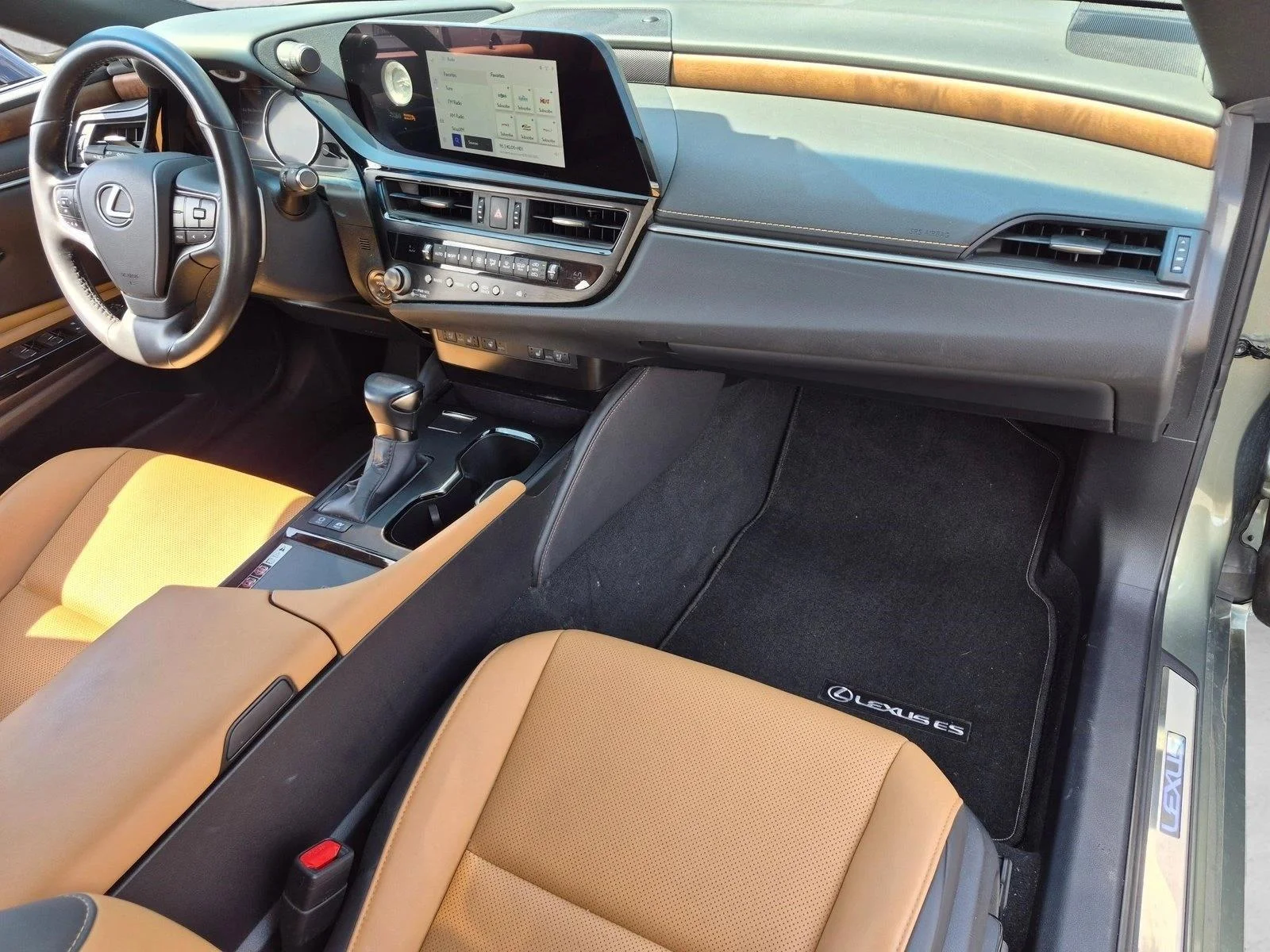 Used 2024 Sunlit Green Lexus ES 300h image 19
