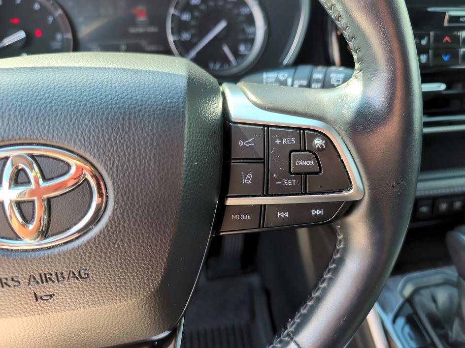 Used 2021 Moon Dust Toyota Platinum image 20