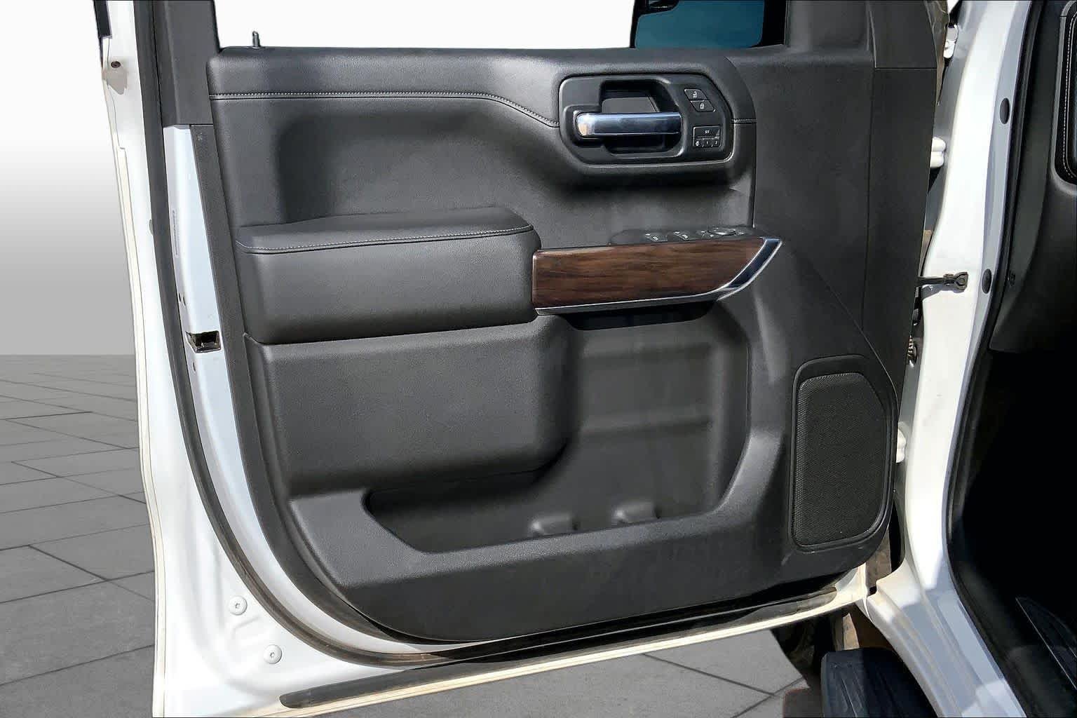 Used 2019 Summit White GMC SLT image 21