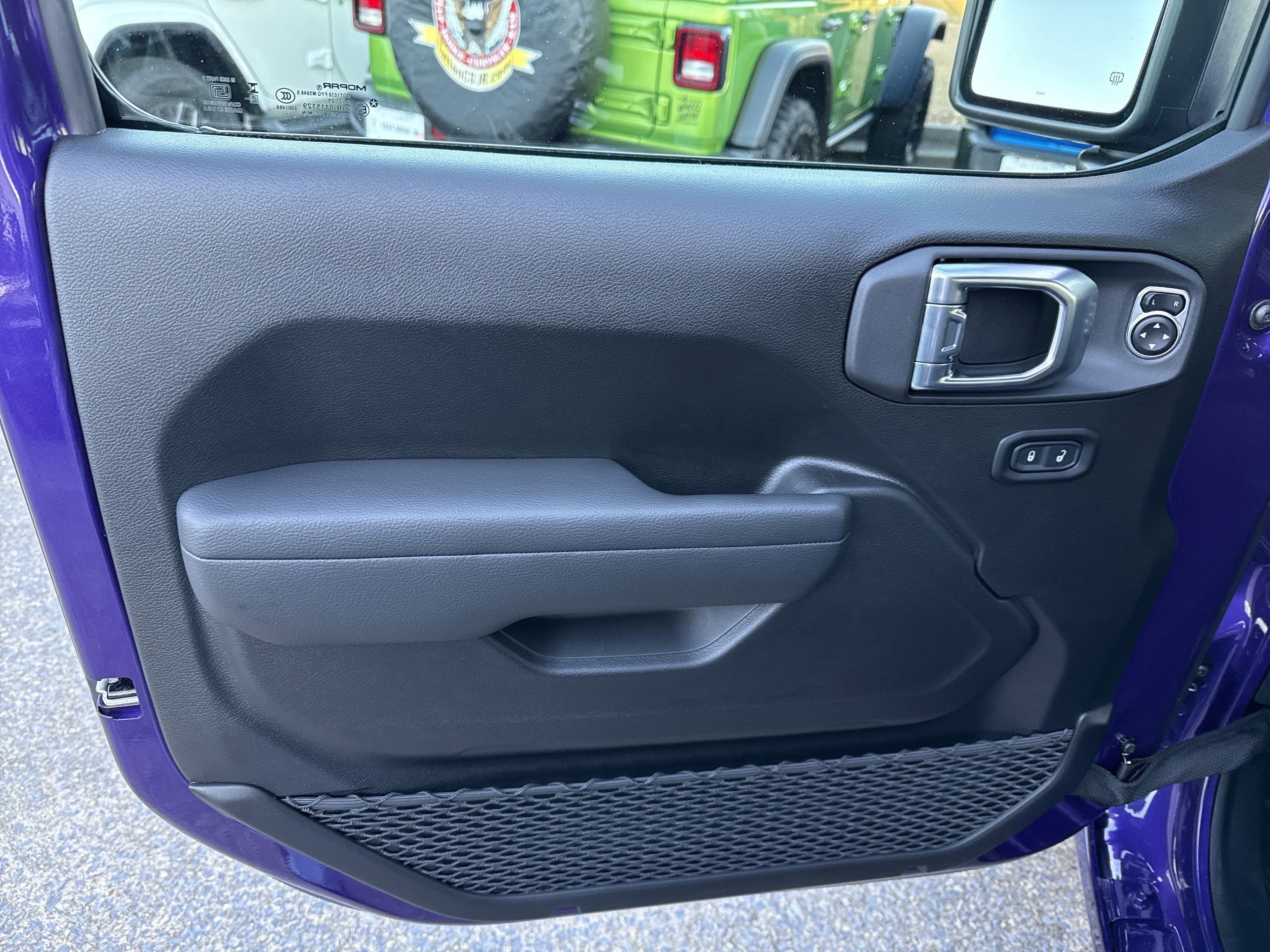 New 2026 Reign Jeep Sport S image 10