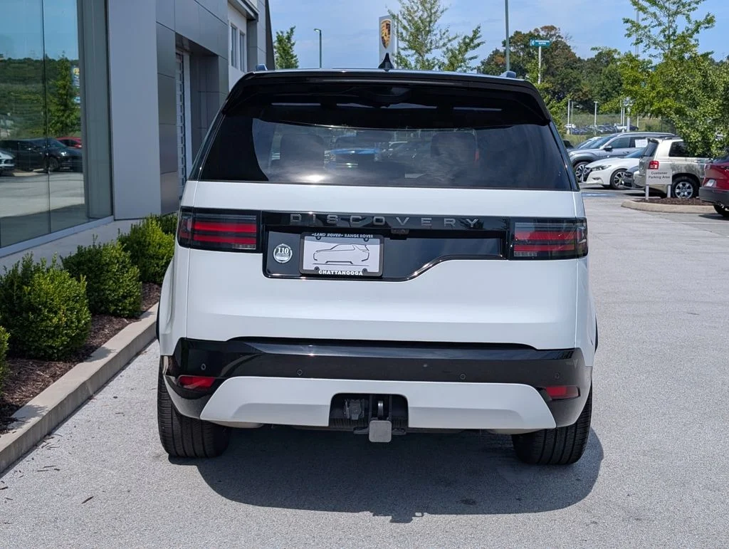 Certified Used 2025 White Land Rover Dynamic SE image 6