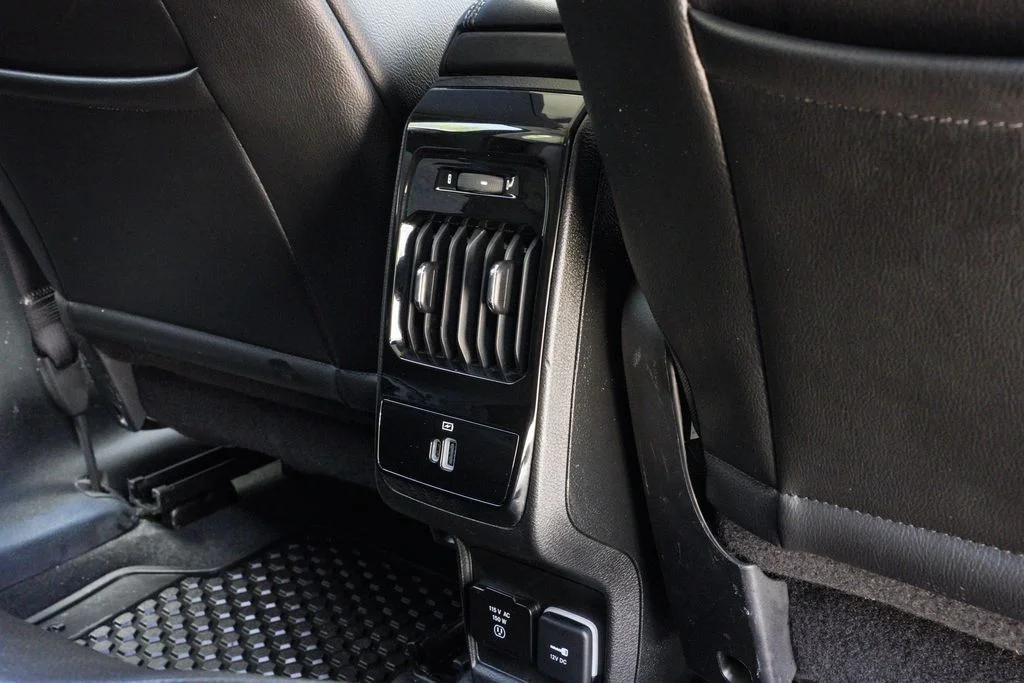Used 2022 Gray Jeep Latitude image 43