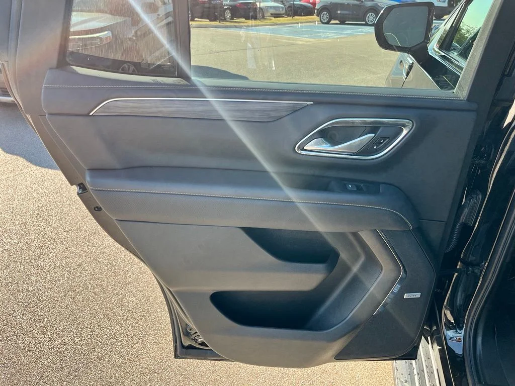 Used 2022 Black GMC SLT image 12
