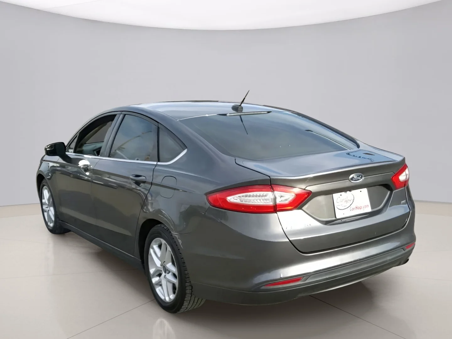 Used 2015 Gray Ford SE image 9
