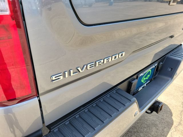 Used 2023 STERLING GRAY METALLIC Chevrolet RST image 8
