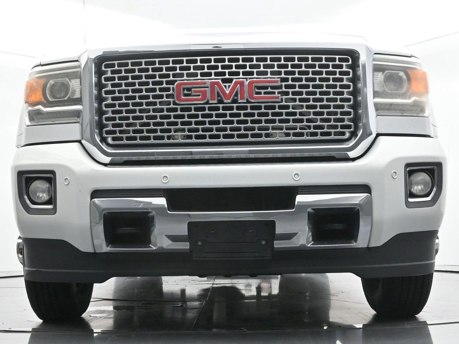 Used 2016 Summit White GMC Denali image 47