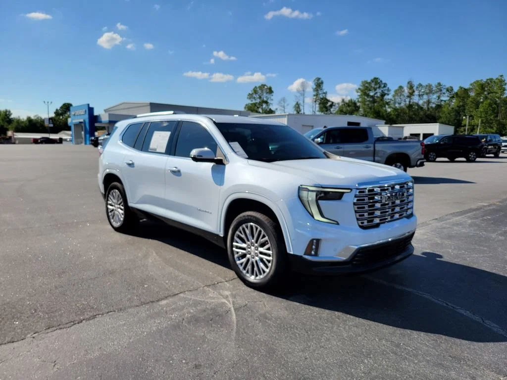 Used 2026 Glacier White Tricoat GMC Denali image 7