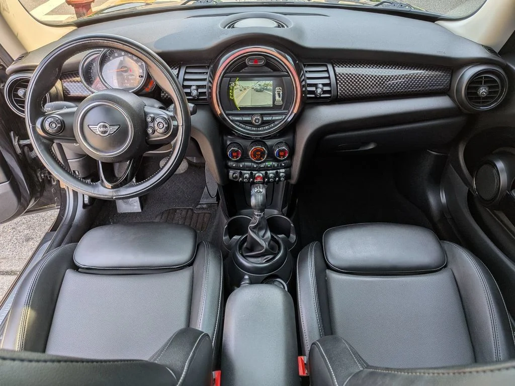 Used 2018 Black MINI Base image 22