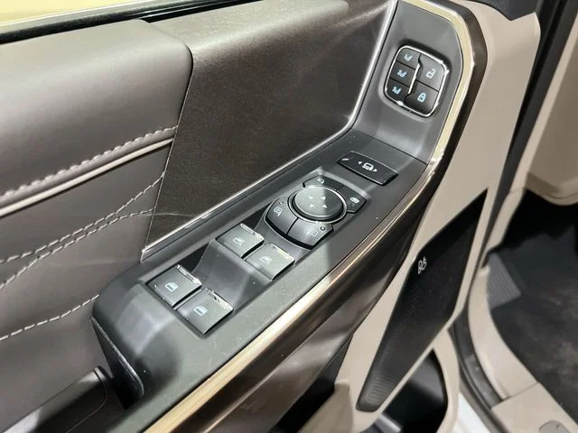 New 2026 White Ford Platinum image 23