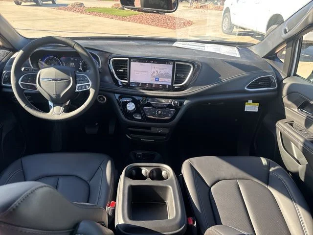 2026 Chrysler Pacifica Select - Photo 14