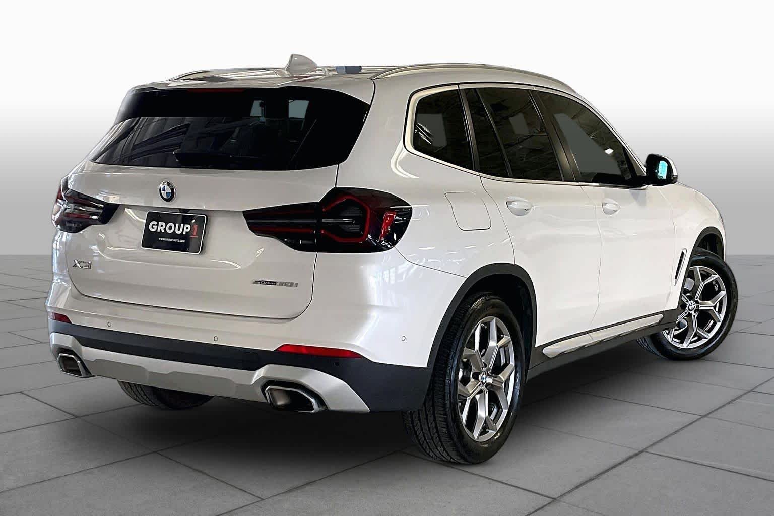 Used 2024 Mineral White Metallic BMW sDrive30i image 12