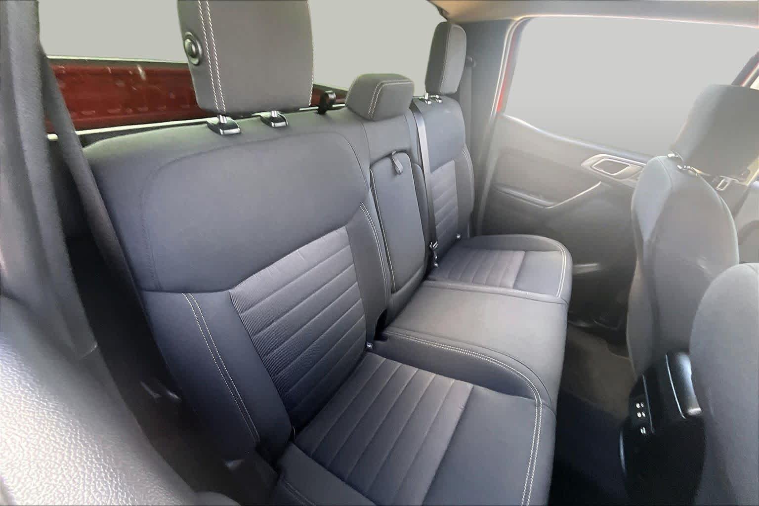 Used 2019 Hot Pepper Red Metallic Tinted Clearcoat Ford XLT image 18