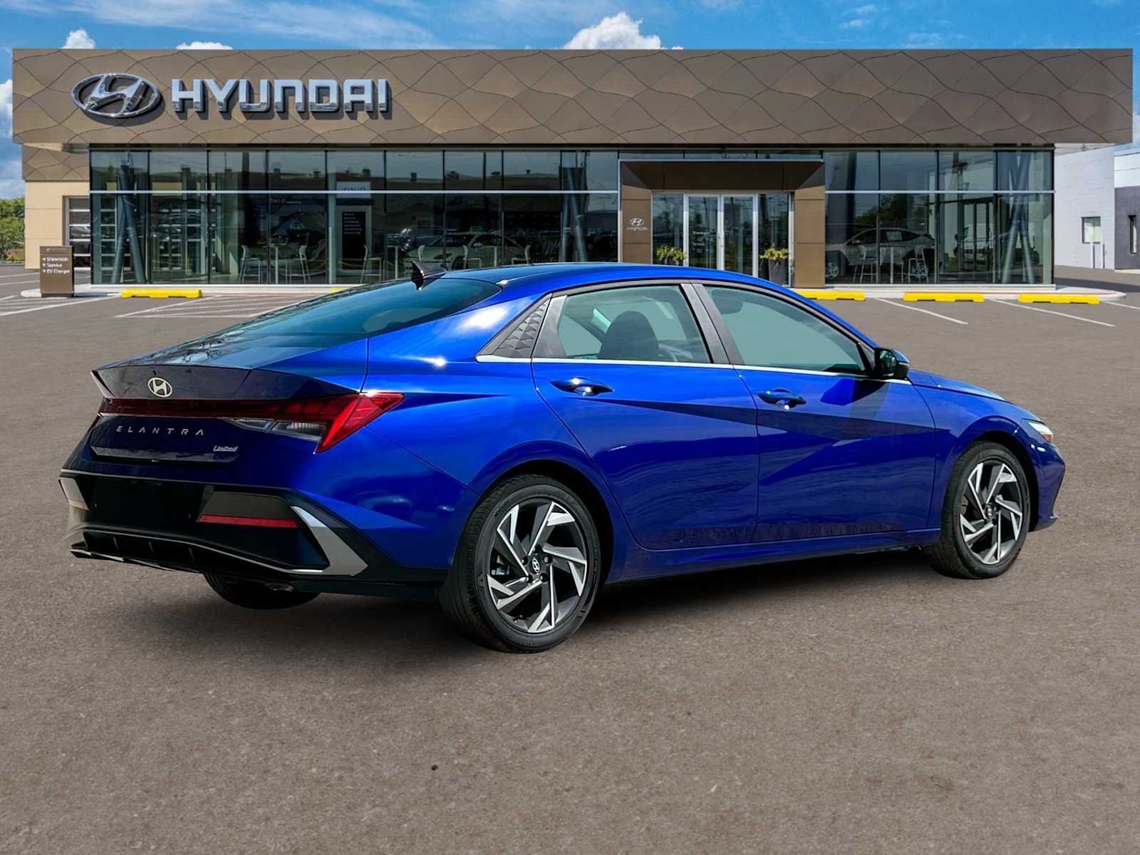 2025 Hyundai Elantra Limited - Photo 15
