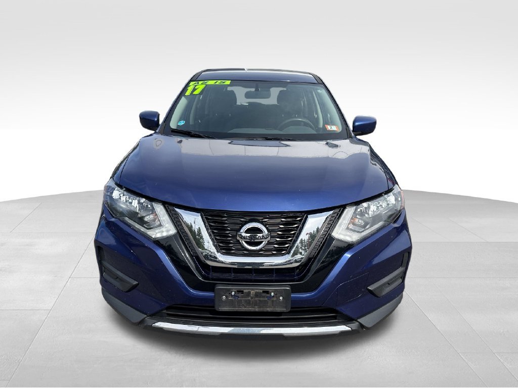 Used 2017 Blue Nissan S image 3