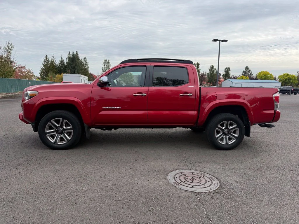 Used 2016 Barcelona Red Metallic Toyota Limited image 4
