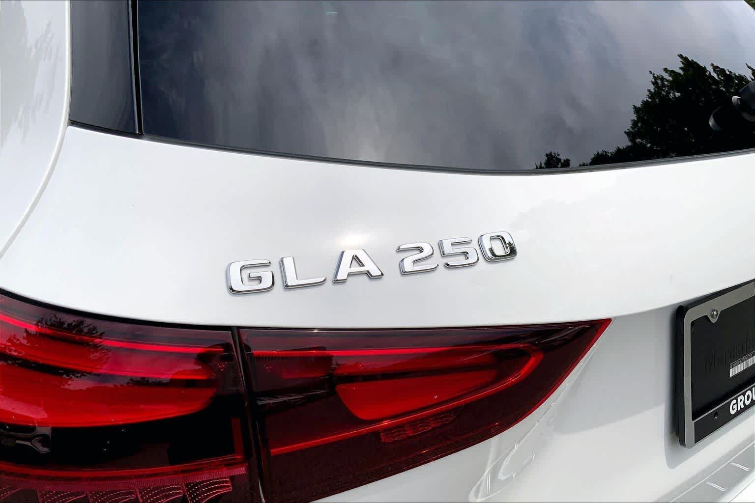 New 2026 Polar White Mercedes-Benz GLA 250 image 19