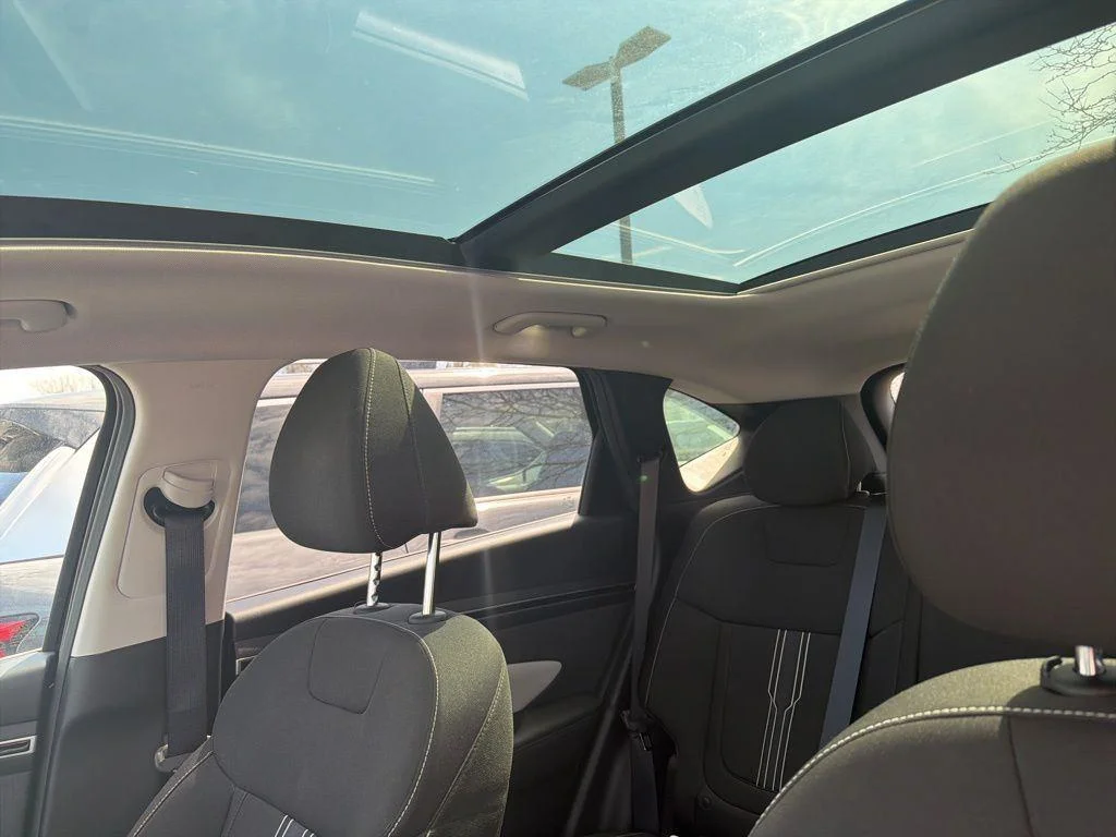 Used 2022 Deep Sea Hyundai SEL Convenience image 8