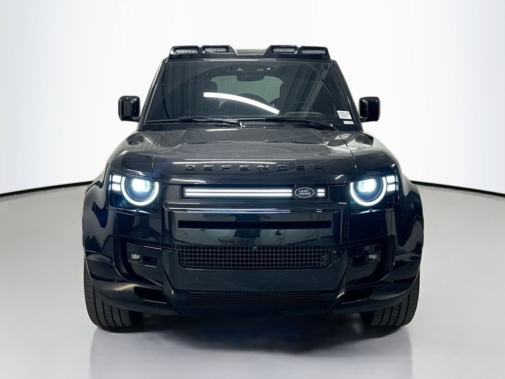 Used 2026 Black Land Rover X-Dynamic SE image 6