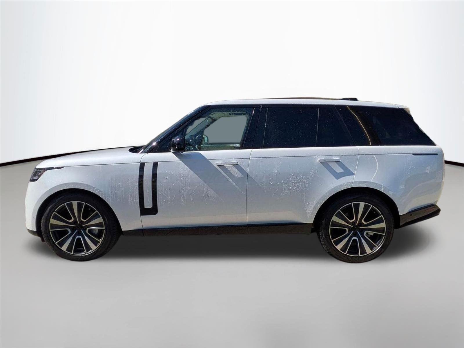 New 2026 Ostuni Pearl White Land Rover SE image 8