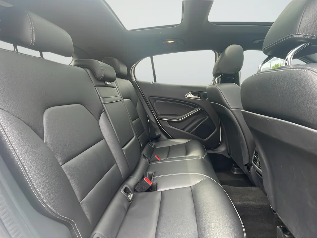 Used 2018 White Mercedes-Benz GLA 250 image 14