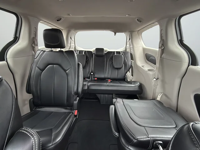 Used 2024 White Chrysler Touring L image 40