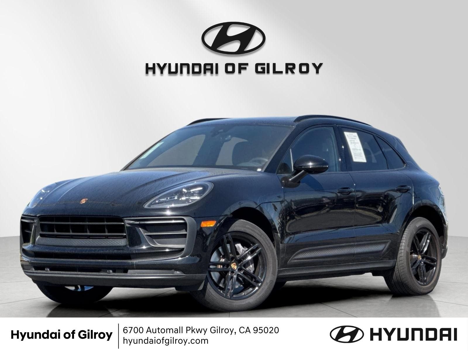 2022 Porsche Macan -'s photo