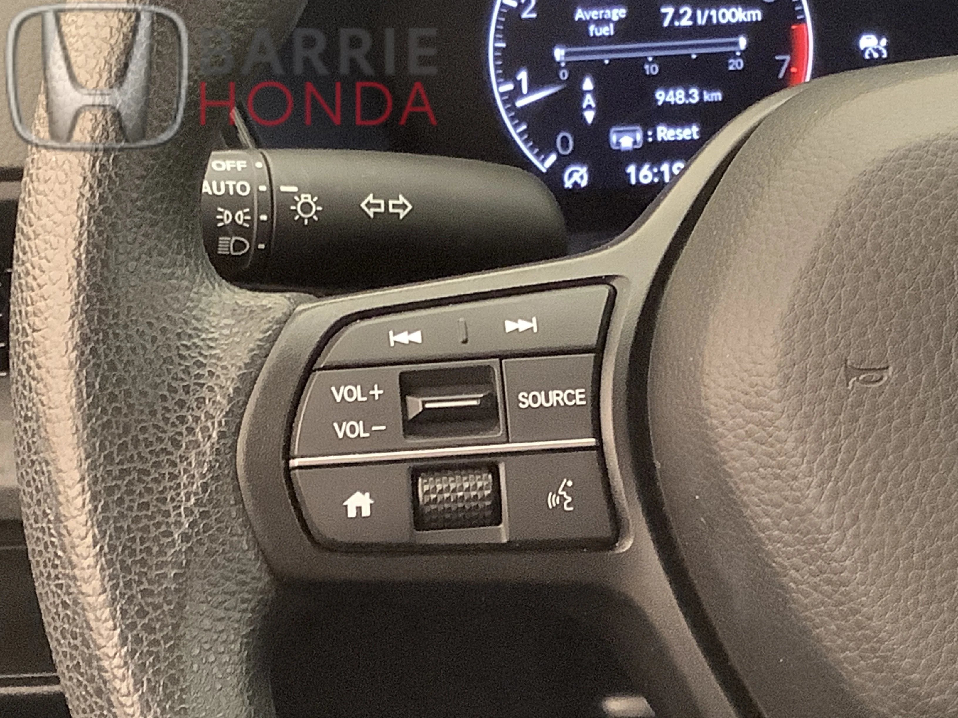 Used 2024 Platinum White Pearl Honda LX-B image 10