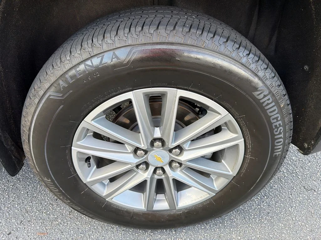 Used 2023 Gray Chevrolet LT image 20