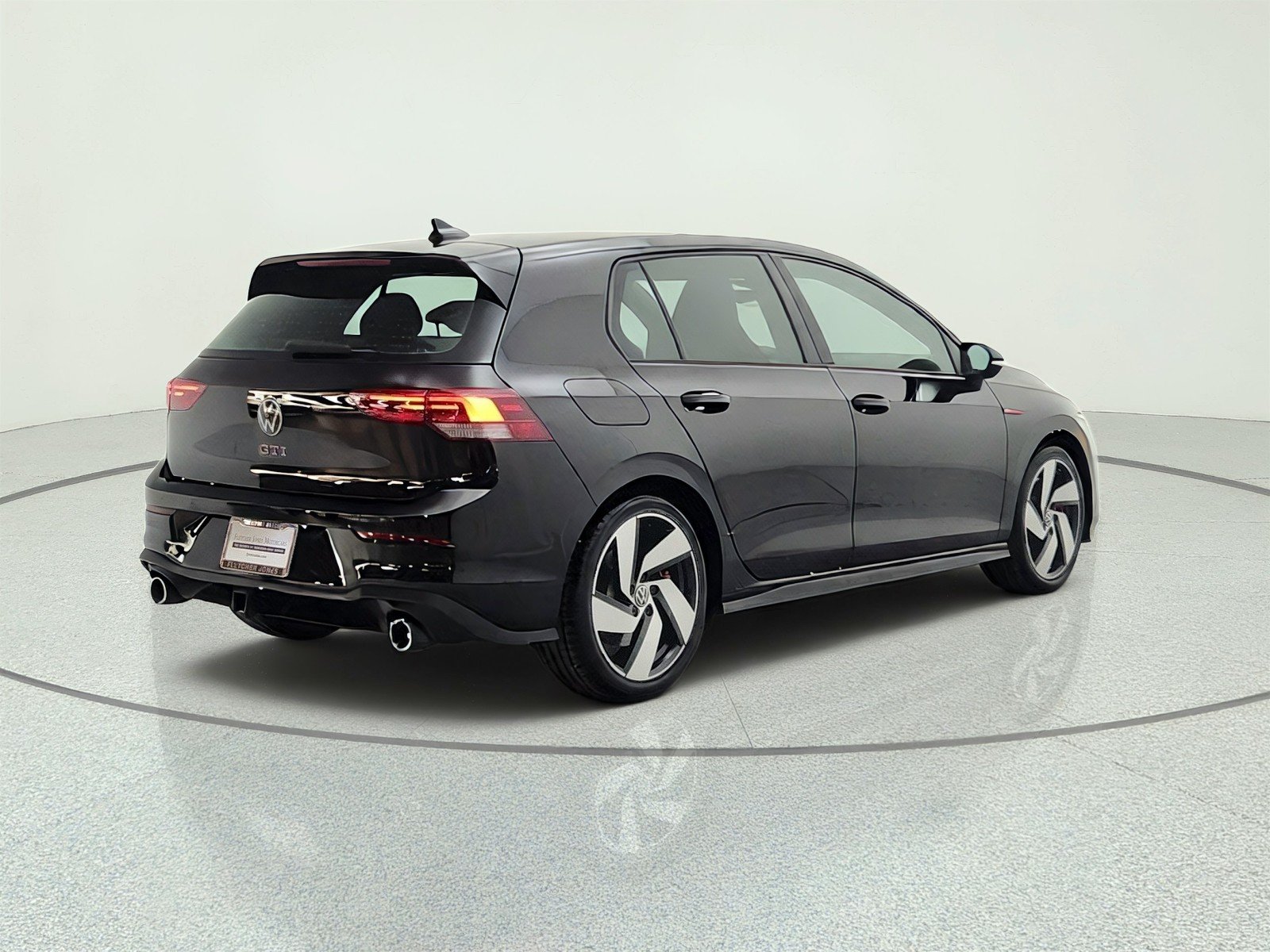 Used 2022 Deep Black Pearl Volkswagen 2.0T SE DSG image 5