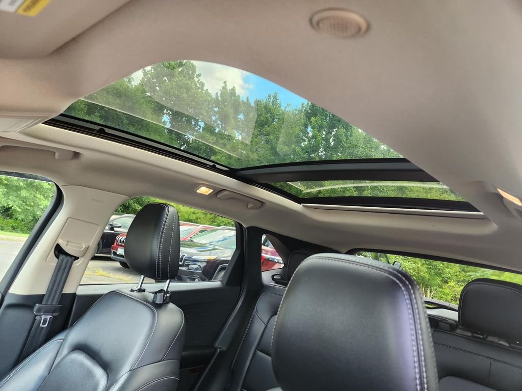 Used 2020 Gray Ford SE Sport image 3