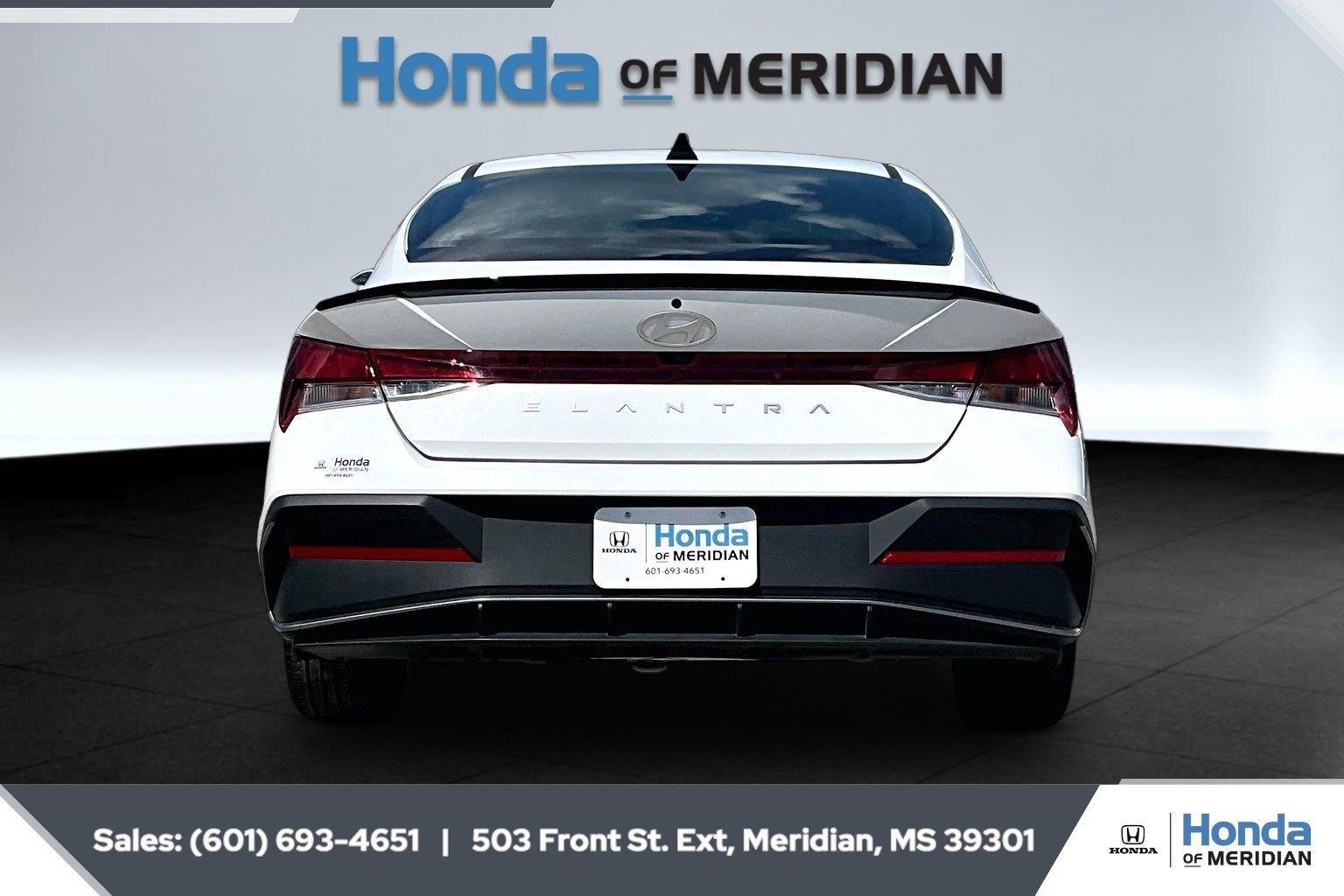 Used 2026 Serenity White Hyundai SEL Sport image 4