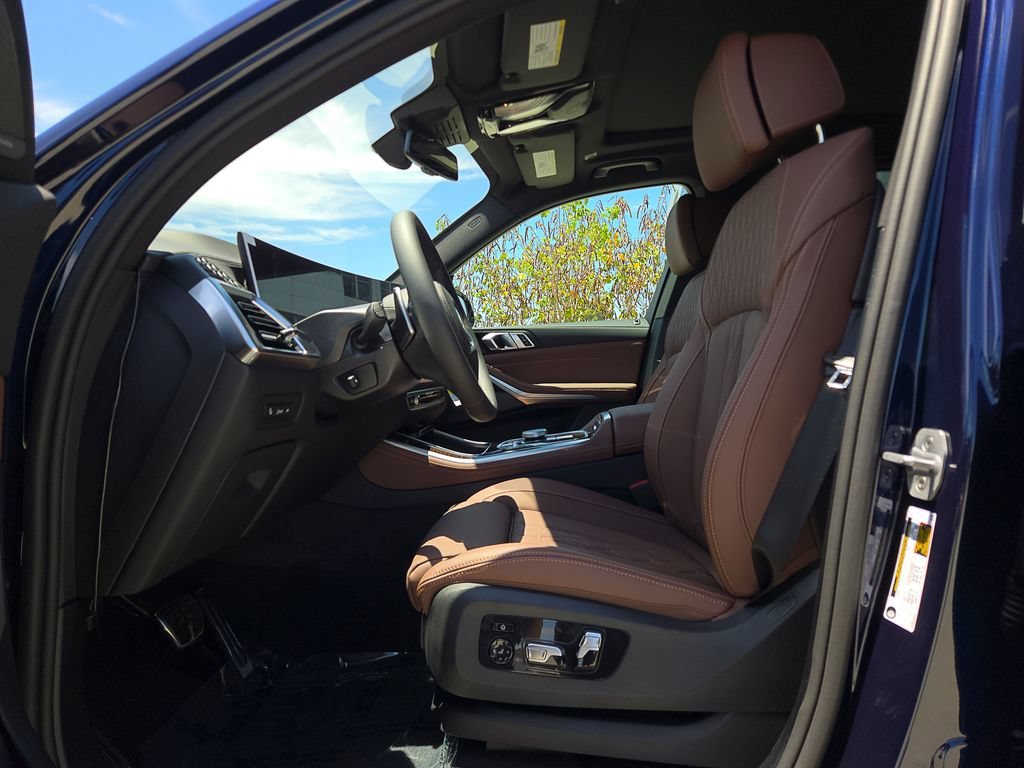 New 2026 Tanzanite Blue II Metallic BMW sDrive40i image 8