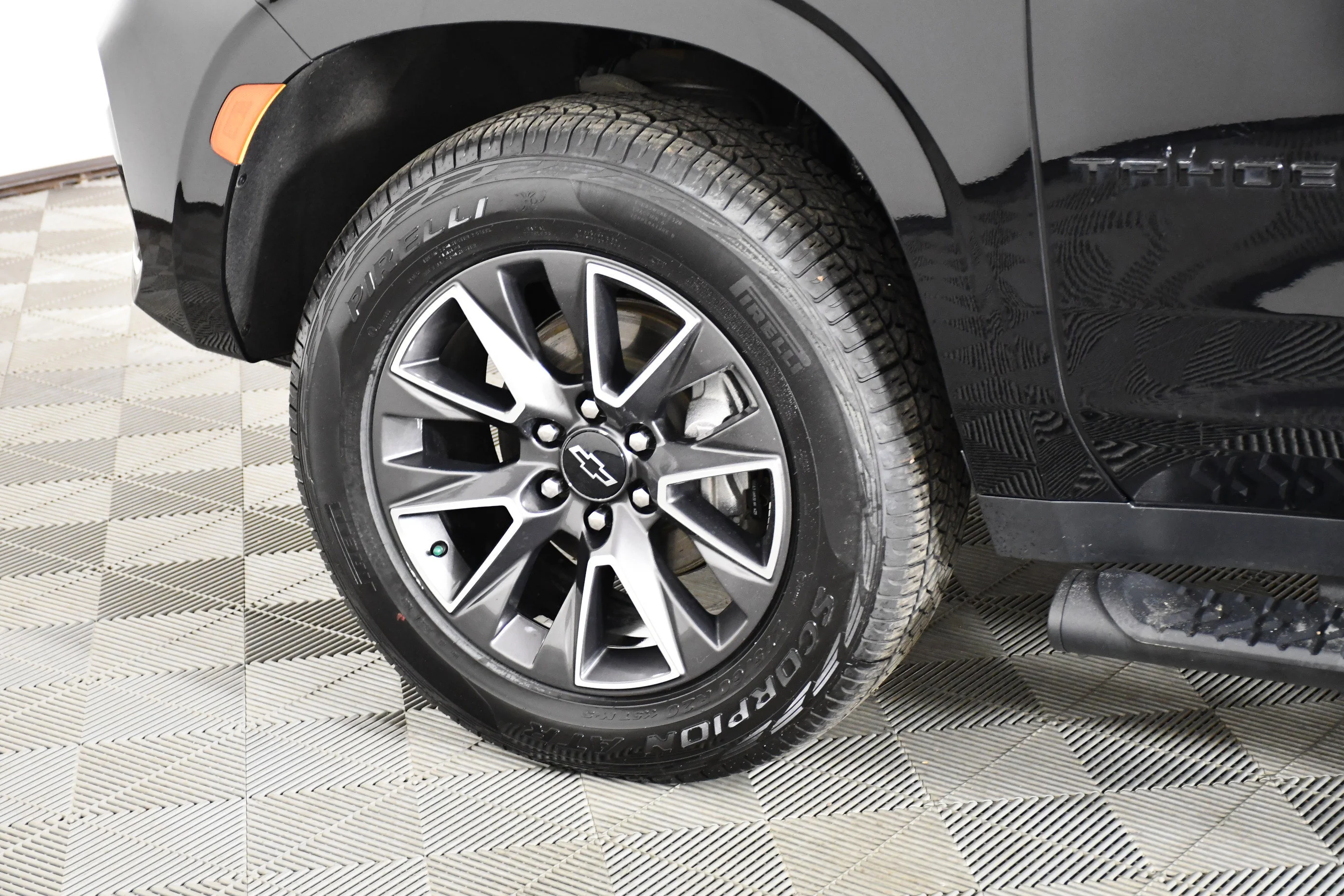 Used 2021 Black Chevrolet Z71 image 58