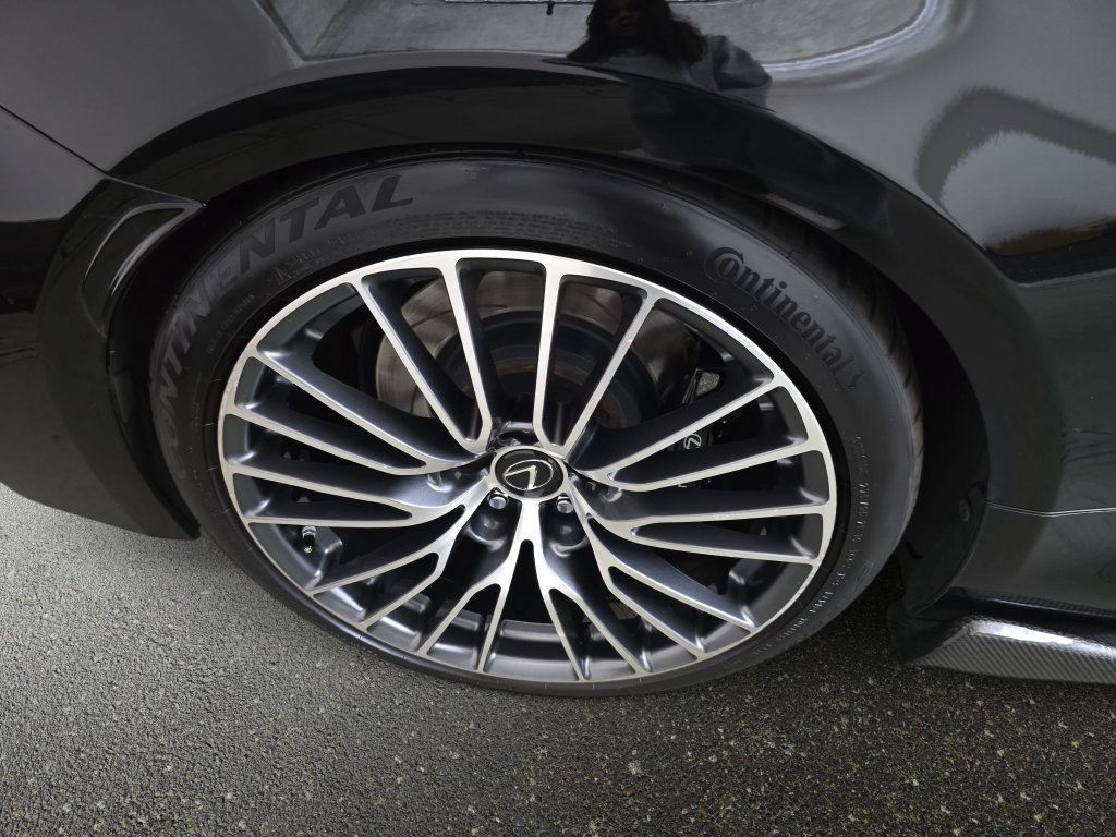 Used 2015 Black Lexus F image 30