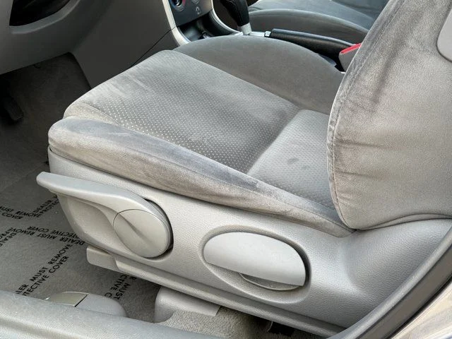 Used 2007 Gray Mazda i Sport image 32