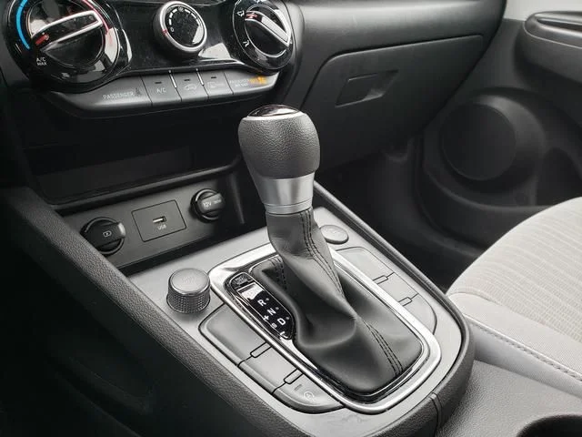 Used 2022 Blue Hyundai SEL image 27