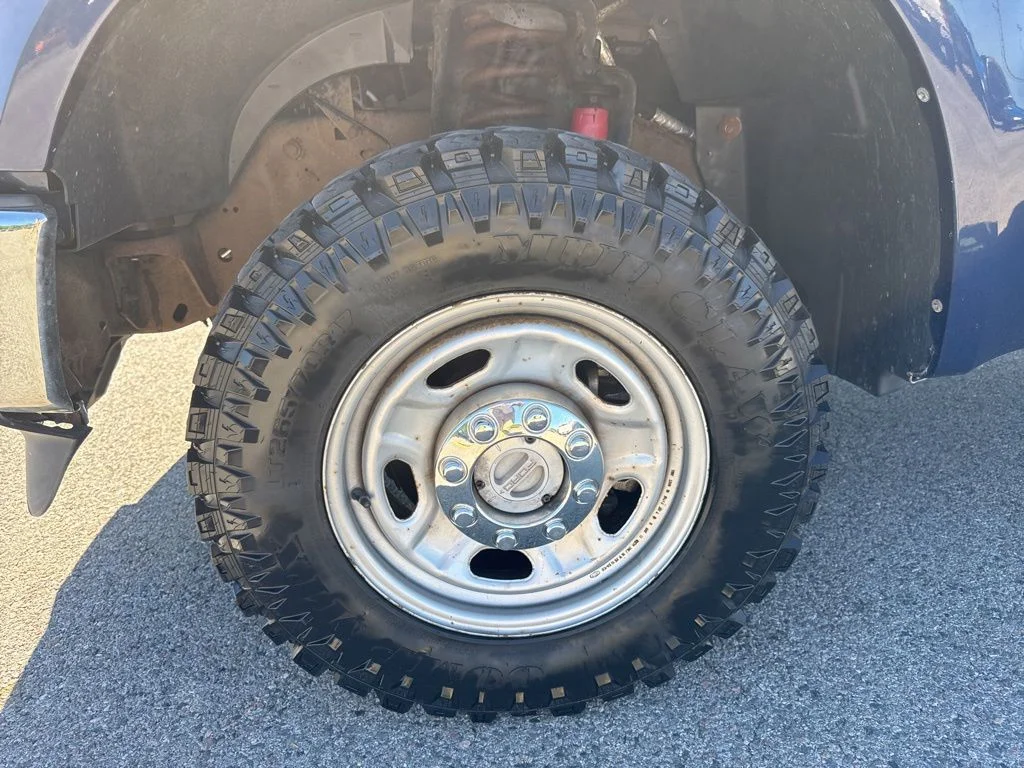 Used 2010 Blue Ford XL image 11