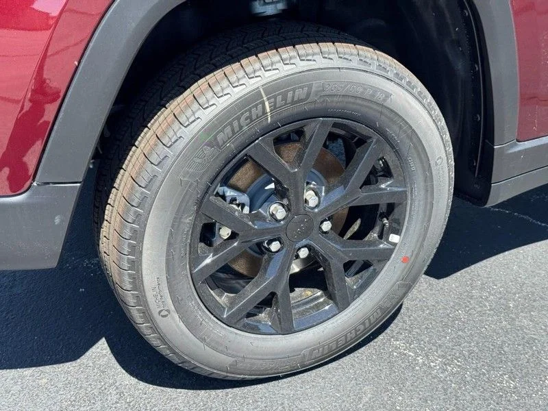 New 2026 Velvet Red Pearlcoat Jeep Altitude image 4