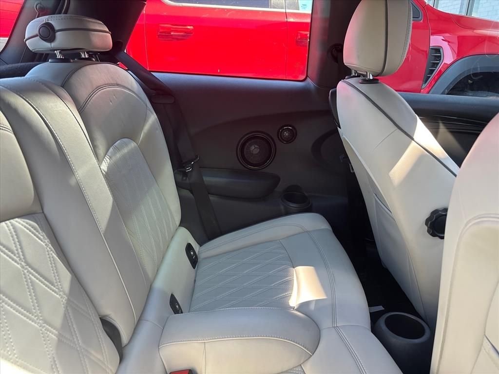 Used 2020 White MINI Classic image 18